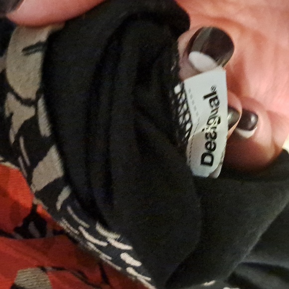 Desigual Graphic Long Sleeved Tee, L/XL - Picture 7 of 8